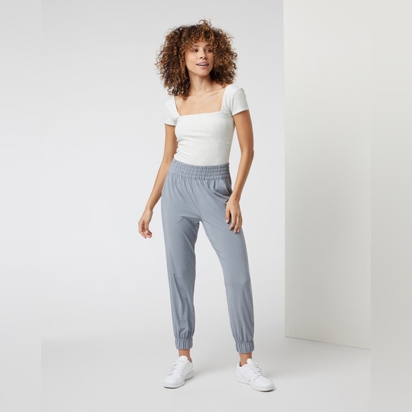 🧜‍♀️VUORI VILLA EXPERT🧜‍♀️Vuori Brand Ambassador🧜‍♀️Sizing, styles, Fabric❤️ - Picture 13 of 16